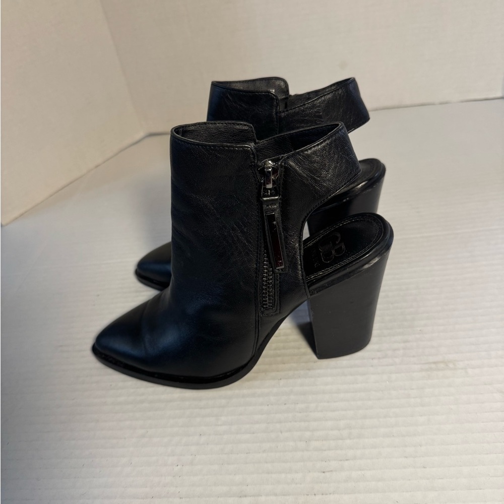 Gianni Bini Black Ankle Booties 5.5